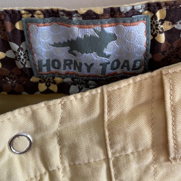 Yellow Horny Toad Capris - Picture 2 of 6